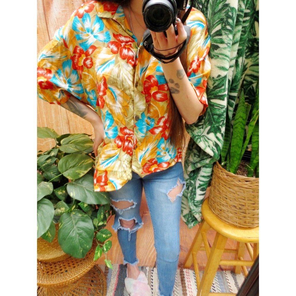 Vintage 80s 100% silk Hawaiian blouse top π - Picture 1 of 5